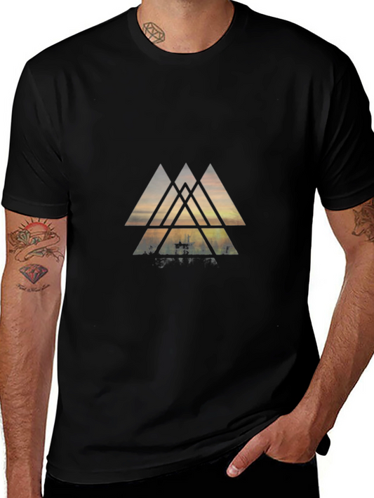 Geometric Triangle Graphic Black Tee