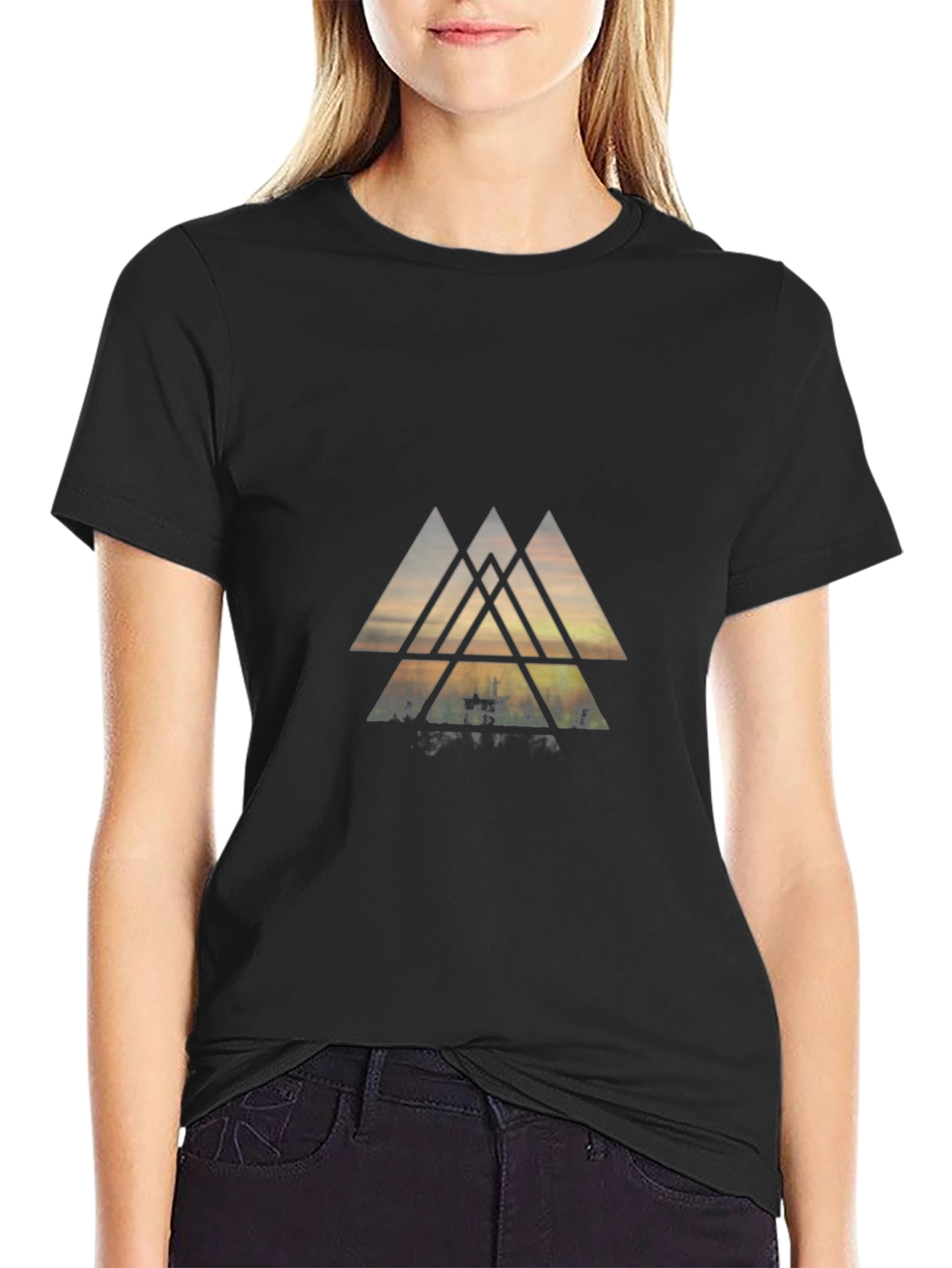 Geometric Triangle Graphic Black Tee