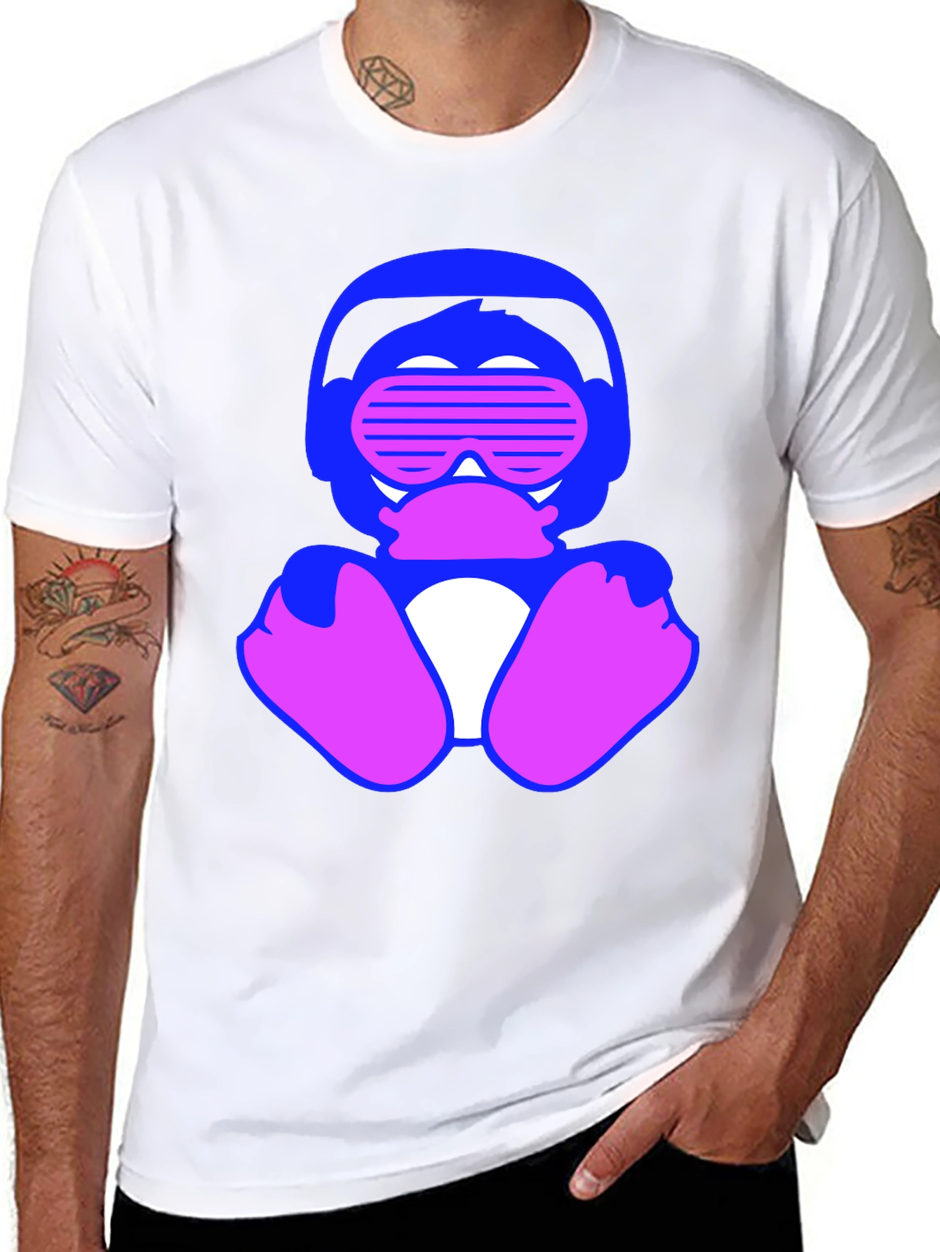 Retro Duck T-Shirt: Blue & Pink Graphic Tee